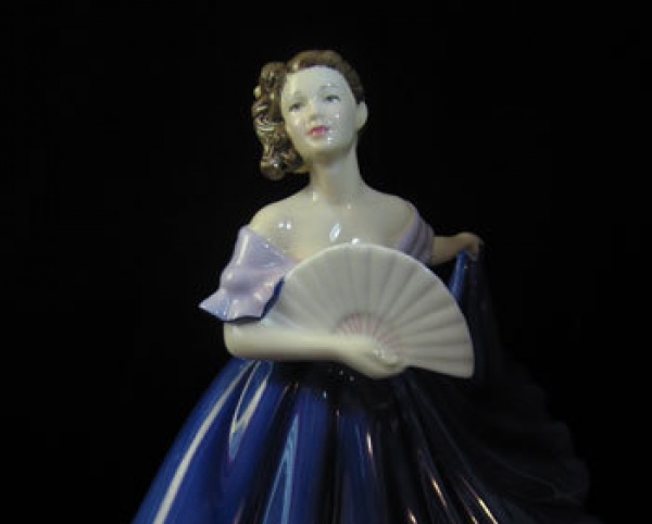 Royal Doulton Figurine: ELAINE
