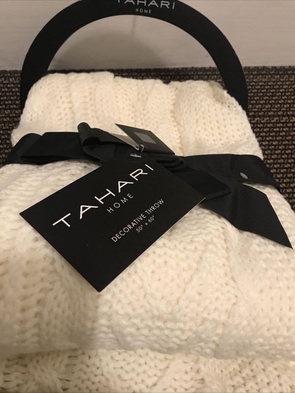Tahari Home Luxury Decorative Throw Knit Ivory Cream 50” x 60” ~New~