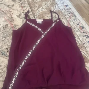 Socialite Tank Top Burgundy V Neck Spaghetti Adjustable Straps Size Small